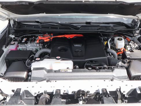 Used 2024 Toyota Tundra Limited AWD/4WD image 12