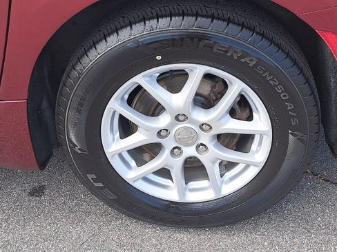 Used 2020 Chrysler Pacifica Touring w/ Cold Weather Group image 31