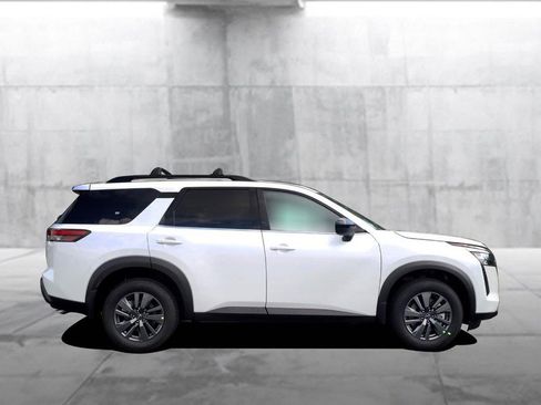 New 2026 Nissan Pathfinder SV w/ SV Premium Package AWD/4WD image 5