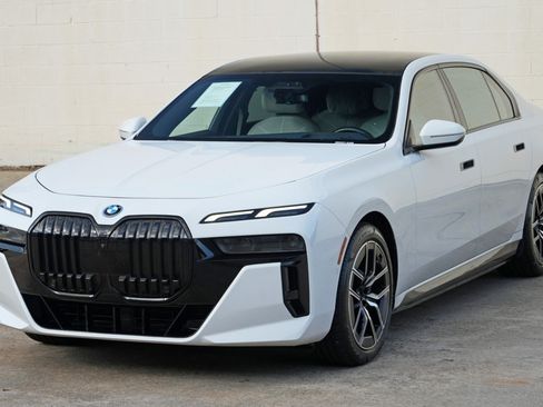 Used 2023 BMW i7 xDrive60 AWD/4WD image 61