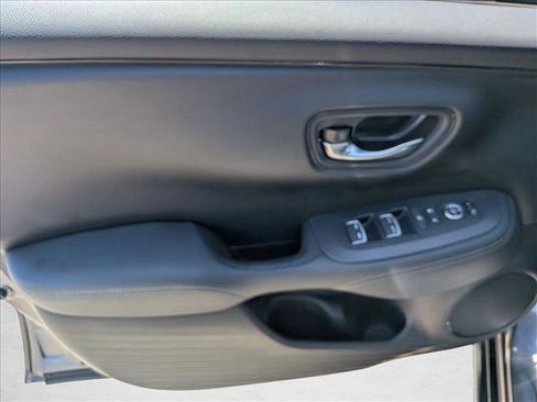 Used 2023 Honda HR-V EX-L image 10