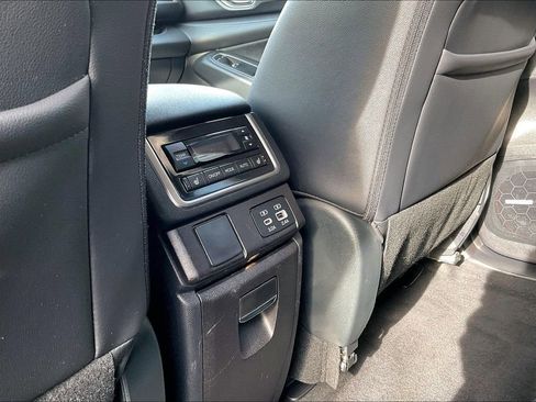 Certified 2023 Subaru Ascent Limited w/ Technology Package AWD/4WD image 40