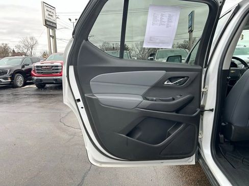 Used 2021 Chevrolet Traverse LT w/ LT Premium Package image 23