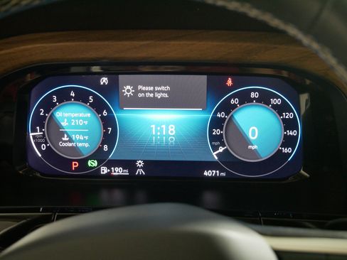 Used 2025 Volkswagen Atlas SE AWD/4WD image 21