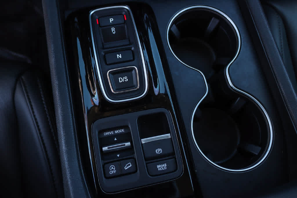 Used 2024 Honda Pilot Touring image 20