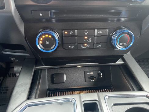 Used 2015 Ford F150 XLT image 24