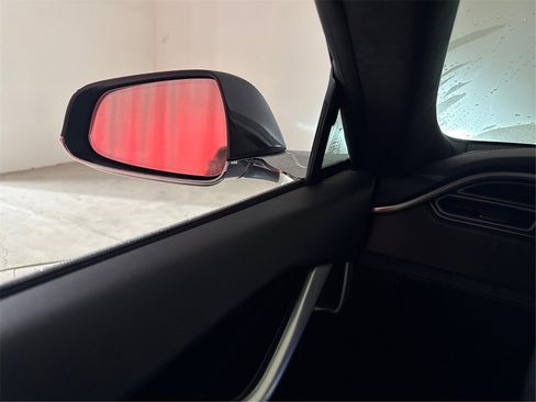 Used 2016 Tesla Model S 70 image 28