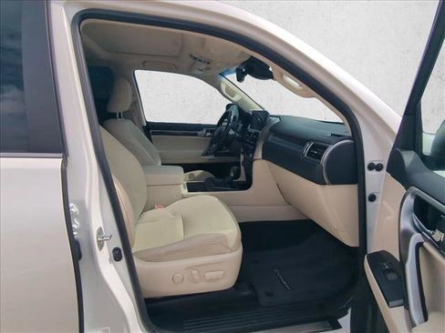 Used 2023 Lexus GX 460 Premium w/ Premium Package image 17