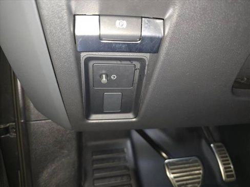 Used 2023 Land Rover Defender 110 X AWD/4WD image 25