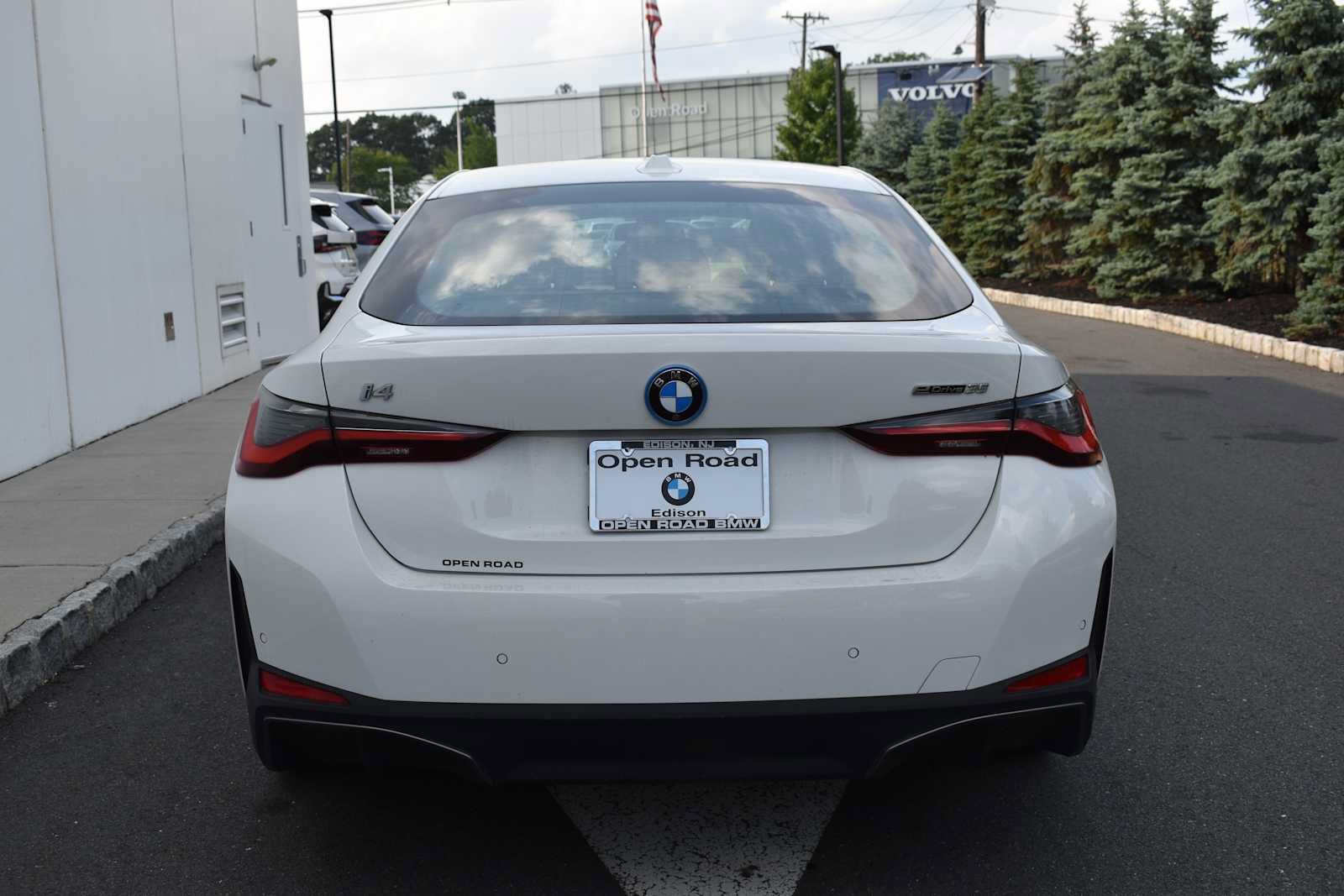 Used 2024 BMW i4 eDrive35 w/ Premium Package RWD image 5