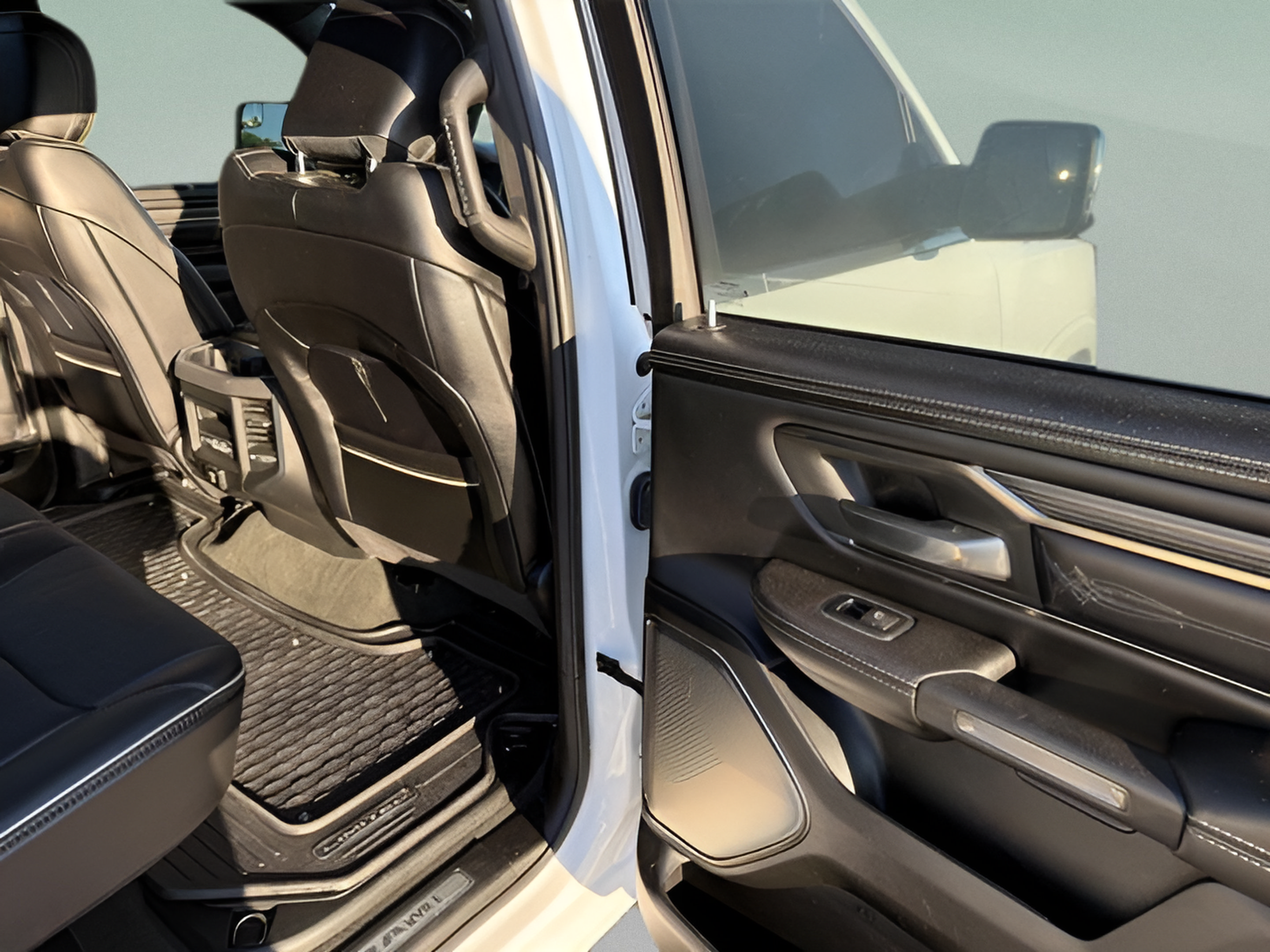 Used 2021 RAM 1500 Limited AWD/4WD image 11