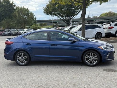Used 2017 Hyundai Elantra SE w/ SE A/T Tech Package 03 image 5