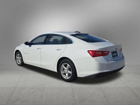 Used 2018 Chevrolet Malibu LS image 4