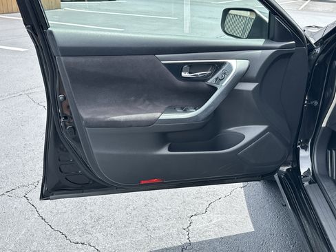 Used 2013 Nissan Altima 3.5 S FWD image 10