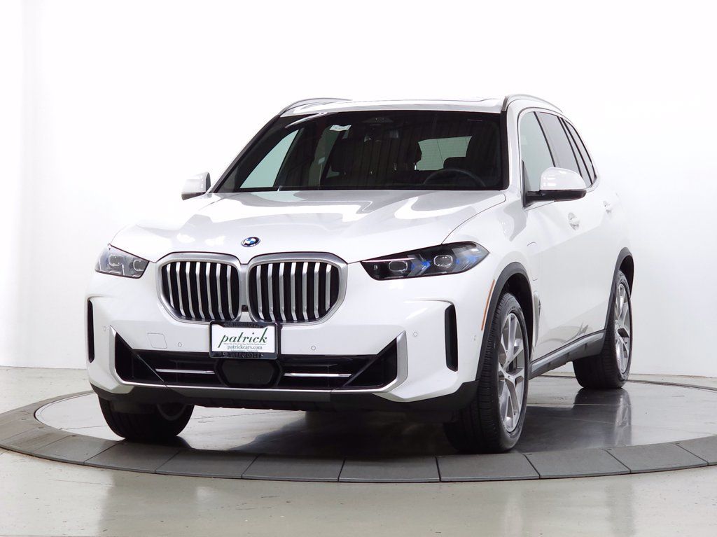 Used 2026 BMW X5 xDrive50e w/ Climate Comfort Package AWD/4WD image 4