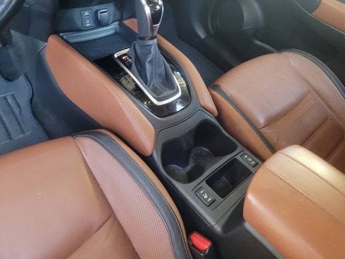 Used 2017 Nissan Rogue SL w/ SL Premium Package AWD/4WD image 26