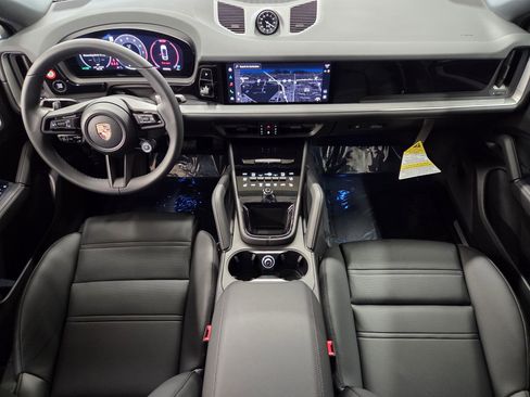 New 2026 Porsche Cayenne Coupe AWD/4WD image 13