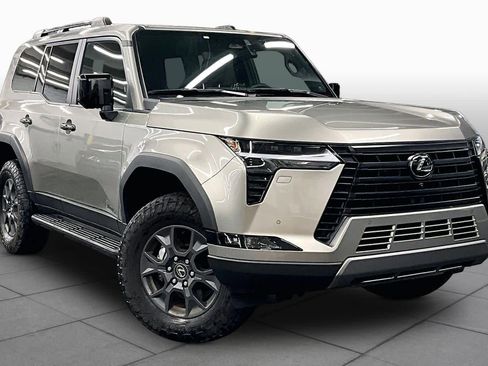 Used 2024 Lexus GX 550 image 2
