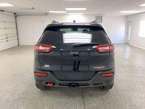 Used 2018 Jeep Cherokee Trailhawk w/ Cold Weather Group AWD/4WD image 7