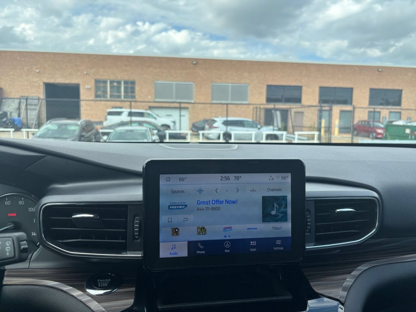 Used 2024 Ford Explorer Limited RWD image 16
