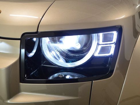 Certified 2025 Land Rover Defender 110 AWD/4WD image 11
