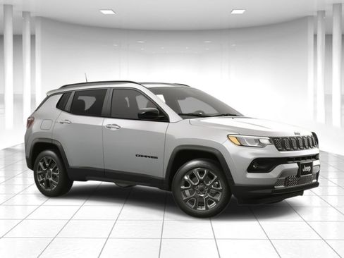 Certified 2025 Jeep Compass Latitude w/ Convenience Group image 7