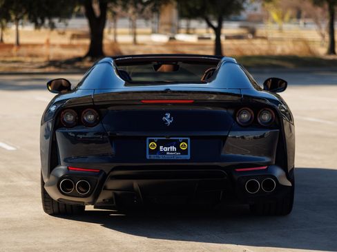 Used 2021 Ferrari 812 GTS image 16