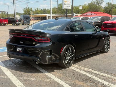 Used 2019 Dodge Charger Scat Pack RWD image 6