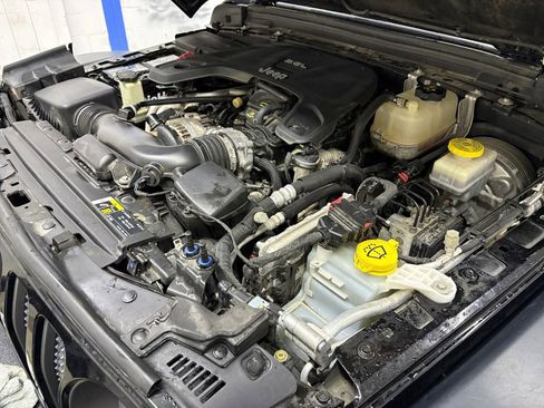 Used 2018 Jeep Wrangler Unlimited Rubicon image 26