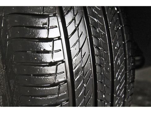 Used 2025 Chevrolet Trax LT w/ Driver Confidence Package FWD image 28