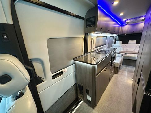 Used 2024 Mercedes-Benz Sprinter 3500 image 59