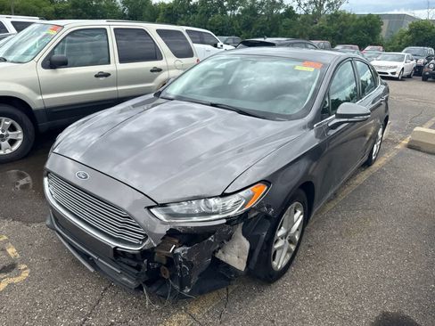 Used 2014 Ford Fusion SE FWD image 20