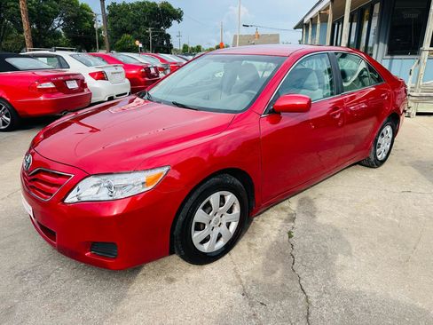 Used 2010 Toyota Camry LE FWD image 7