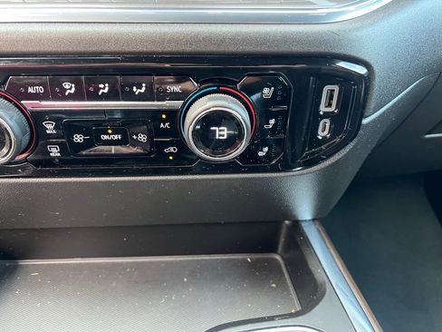 Used 2023 Chevrolet Silverado 1500 High Country w/ Technology Package image 36