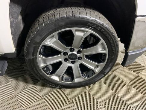 Used 2018 Chevrolet Silverado 1500 LT w/ All Star Edition AWD/4WD image 46