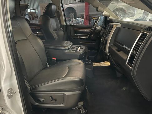 Used 2016 RAM 1500 Laramie w/ Convenience Group AWD/4WD image 17