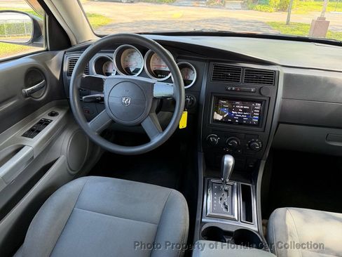Used 2005 Dodge Magnum SE RWD image 7