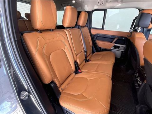 Used 2023 Land Rover Defender 130 First Edition image 33
