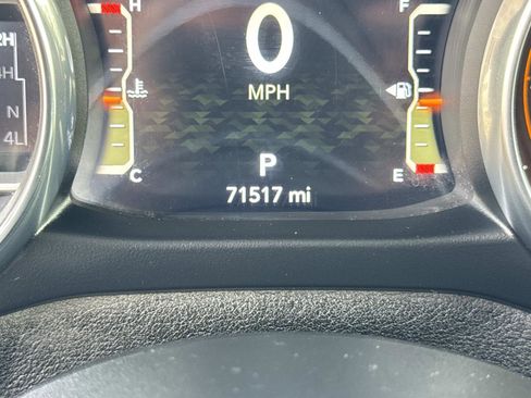 Used 2019 Jeep Wrangler Unlimited Sahara image 27