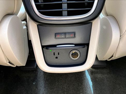 Used 2018 Lincoln MKX Reserve w/ Driver Assistance Package AWD/4WD image 38
