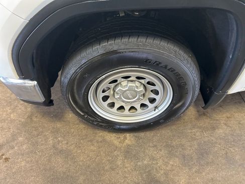 Used 2024 GMC Sierra 1500 Pro w/ Pro Value Package image 10