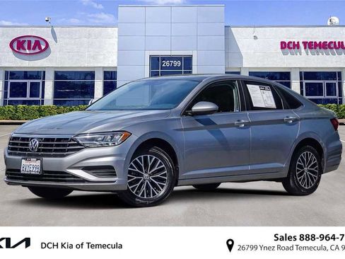Used 2021 Volkswagen Jetta SE w/ SE Cold Weather Package image 1