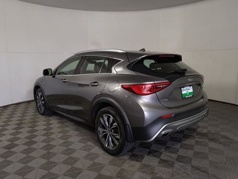 Used 2018 INFINITI QX30 AWD image 3