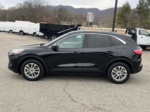 Certified 2021 Ford Escape SE image 4