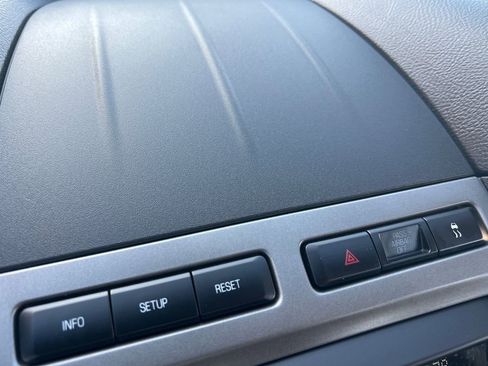 Used 2010 Ford Taurus SEL image 19