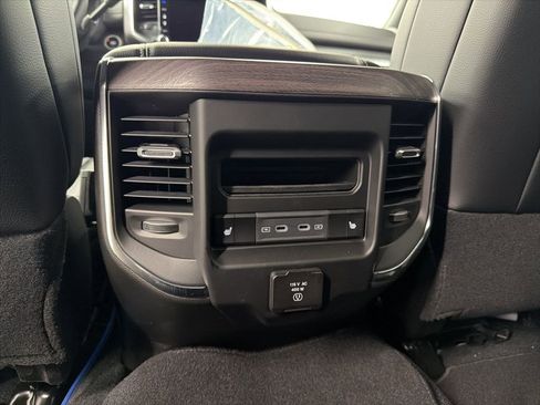 New 2026 RAM 2500 Laramie AWD/4WD image 11