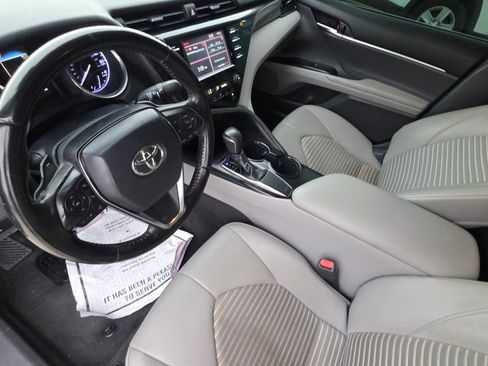Used 2019 Toyota Camry SE FWD image 12