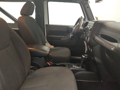Used 2018 Jeep Wrangler Sport AWD/4WD image 21
