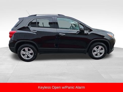 Used 2019 Chevrolet Trax LT w/ LT Convenience Package image 7