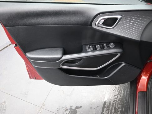 Used 2021 Kia Soul LX image 14